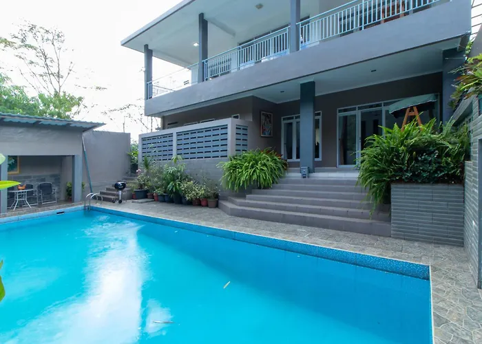 Family Only Private Pool Villa - De Reiz Tirta Syariah 4Br
