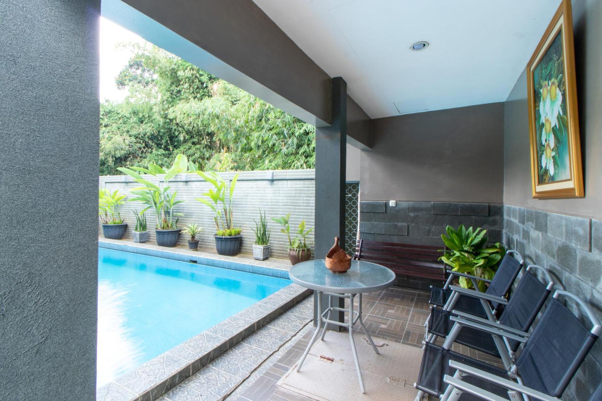 Family Only Private Pool - De Reiz Tirta Syariah 4br * Bandung