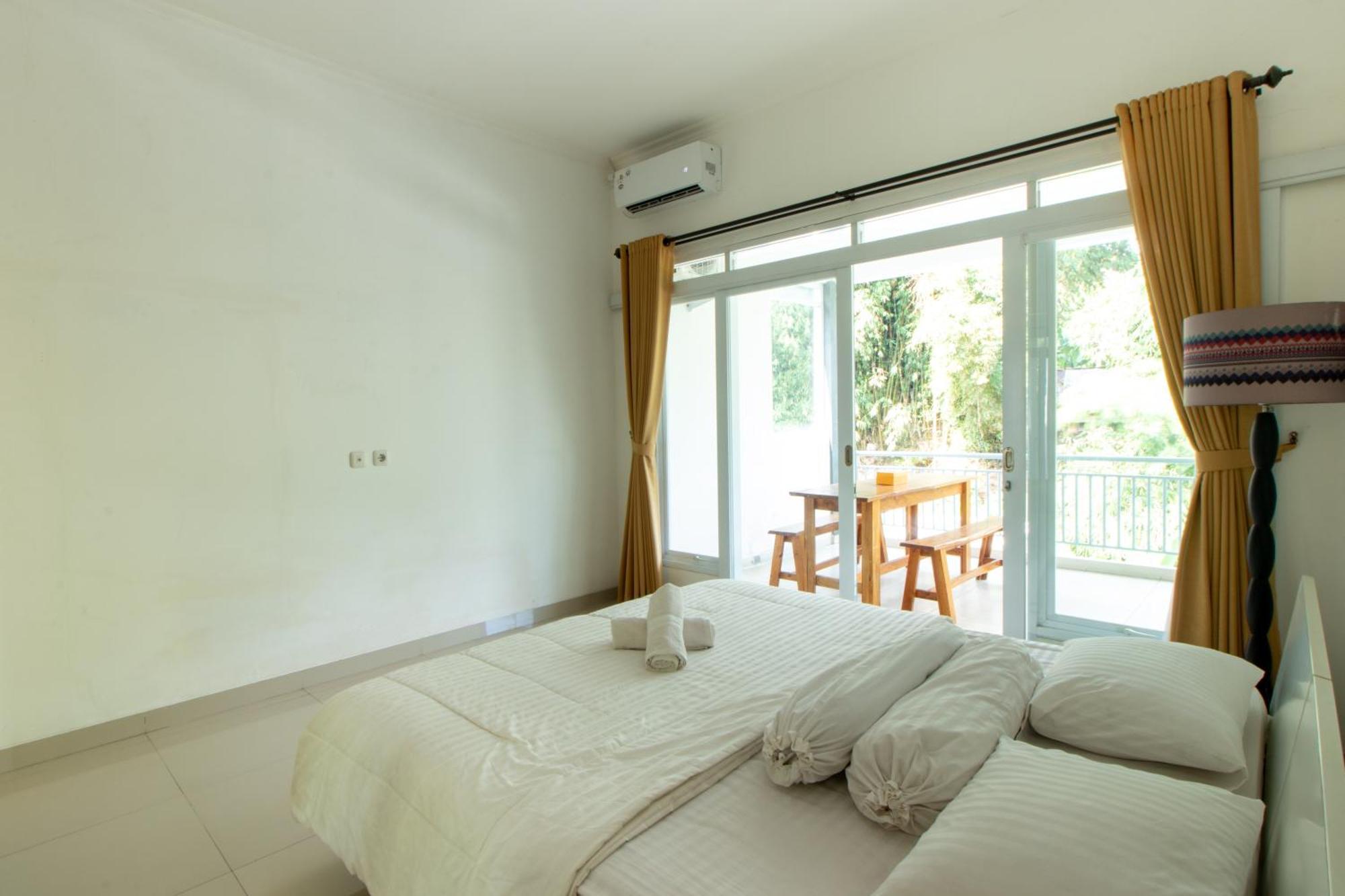 Family Only Private Pool - De Reiz Tirta Syariah 4br