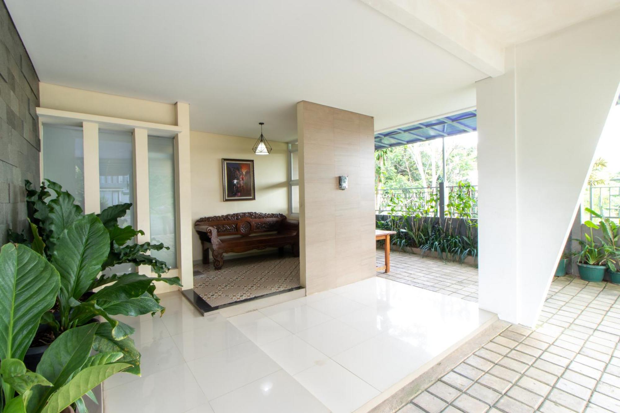 Family Only Private Pool - De Reiz Tirta Syariah 4br Bandung